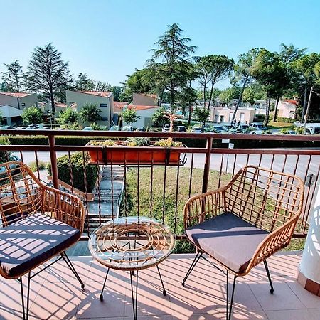 Luxury Apartment - Few Minutes From The Sea Porec Exterior photo