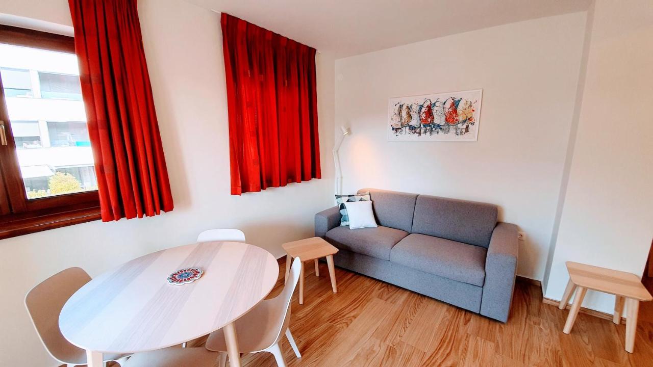 Luxury Apartment - Few Minutes From The Sea Porec Exterior photo