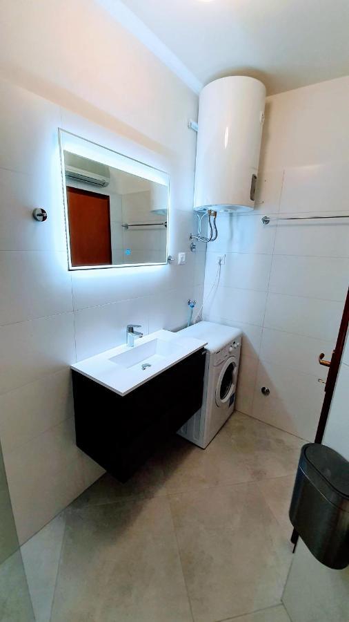 Luxury Apartment - Few Minutes From The Sea Porec Exterior photo